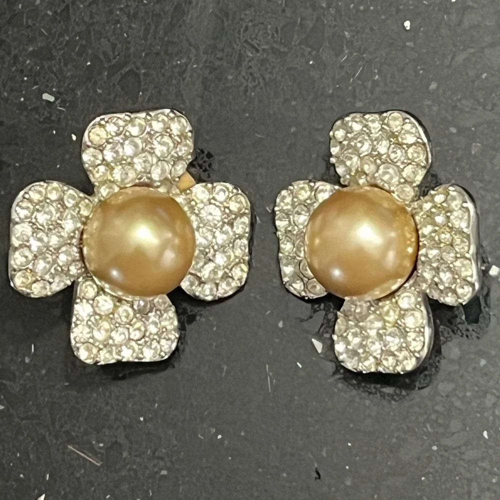 Kenneth J Lane KJL vintage gold pearl crystal silver clip on floral earrings QVC - Picture 4 of 5
